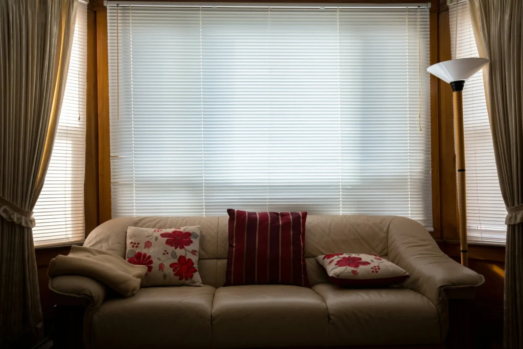 Window Blinds Mississauga – Custom Window Coverings by Shades of the Six